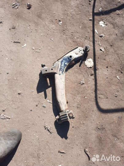 Рычаги передние левый правый на chevrolet lanos