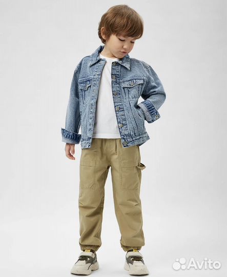 Джинсовая куртка на мальчика 104 новая