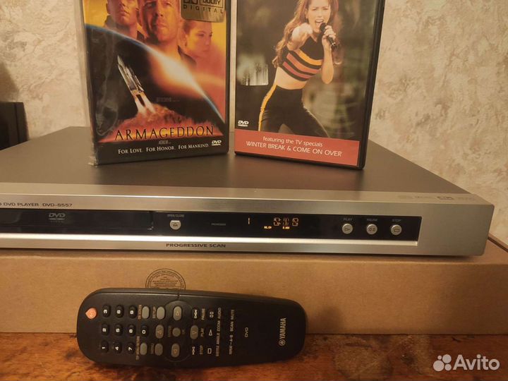 DVD плеер Yamaha dvd557