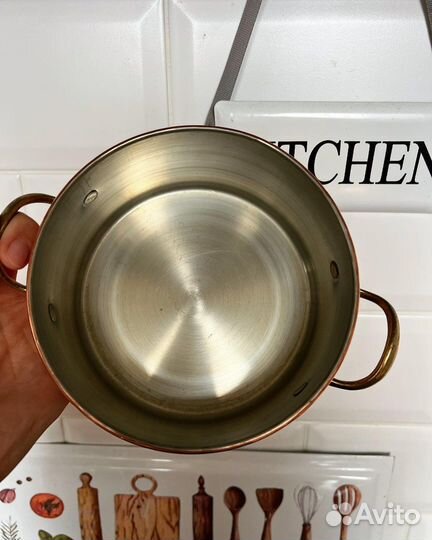 Медные кастрюли