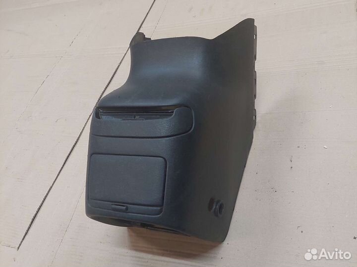 Консоль центрального Mitsubishi Space Wagon 1998-2