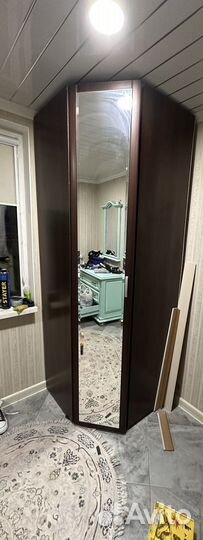 Угловой шкаф