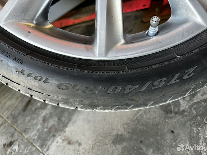 Pirelli P Zero 245/45 R19 и 275/40 R19