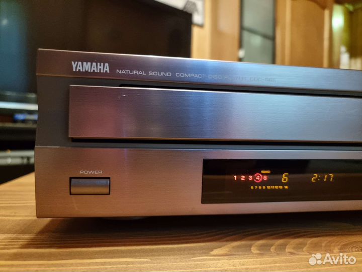 CD-проигрыватель Yamaha CDC-565