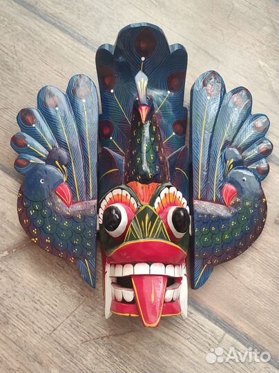 Маска театральная африканская и азиатская