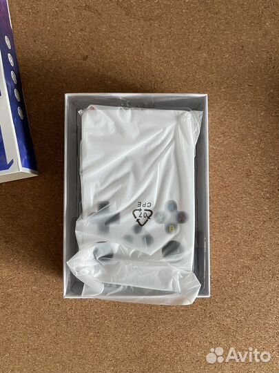 Новая портативная консоль R36s, 64гб