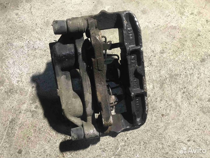 Суппорт передний левый Audi S8 D2