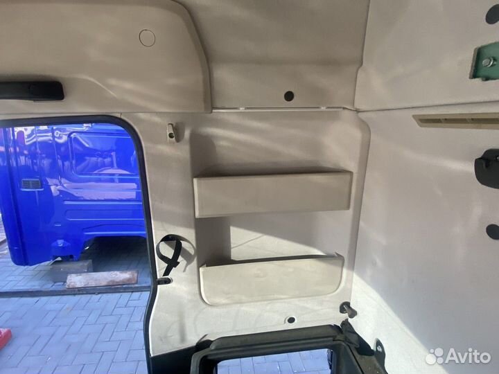 Обшивка салона правая