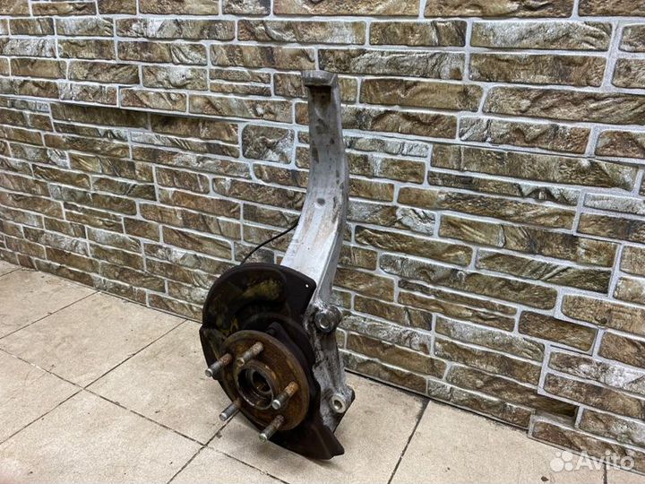 Кулак поворотный передний левый Jeep Grand