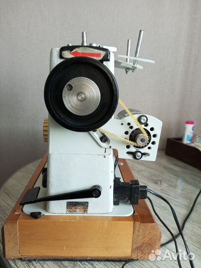 Швейная машина Вiка