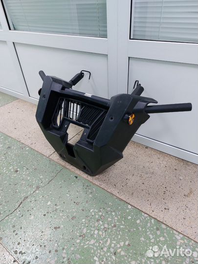 Переднюю панель и Бампер BRP CAN-AM commander