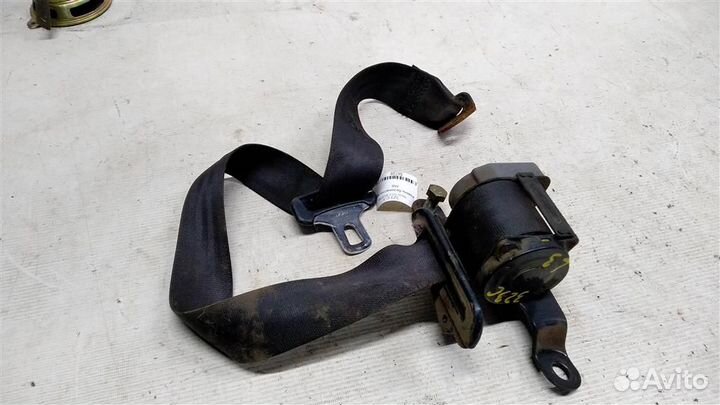 Ремень безопасности задний Mazda 323 С ва 97-00г