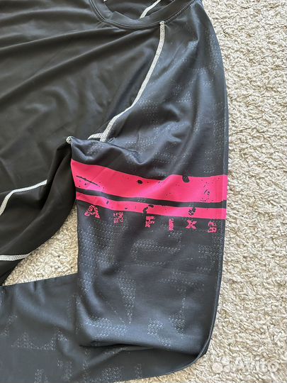 Одежда для занятий спортом, рашгард, тайтсы