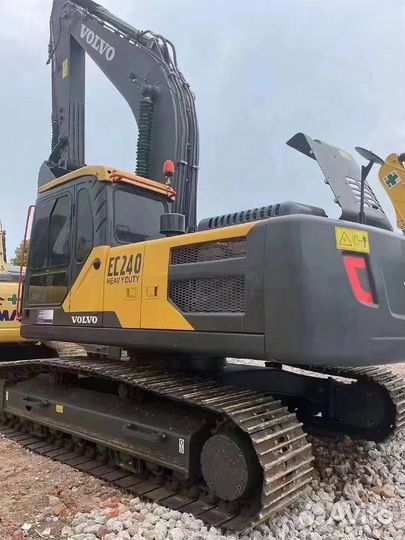 Гусеничный экскаватор Volvo EC240C LR, 2023