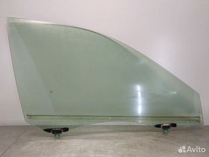 Стекло двери переднее левое Toyota Camry ACV40