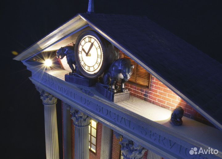 Судебный дом Назад в будущее 1-45 Масштаб