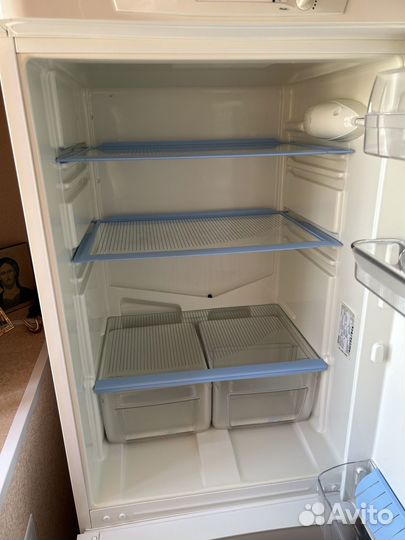Холодильник бу indesit