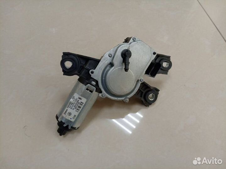 Моторчик стеклоочистителя задний Volkswagen Passat