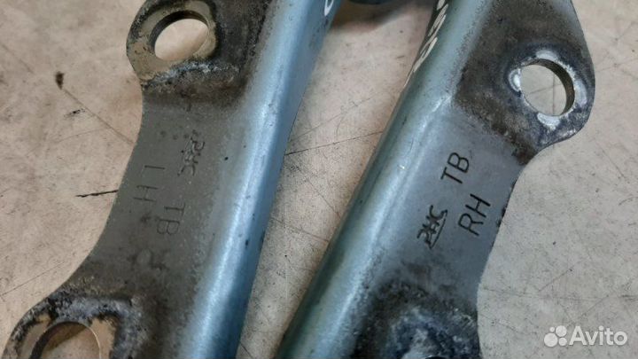 Петля капота Hyundai Getz хэтчбек G4EE 2008