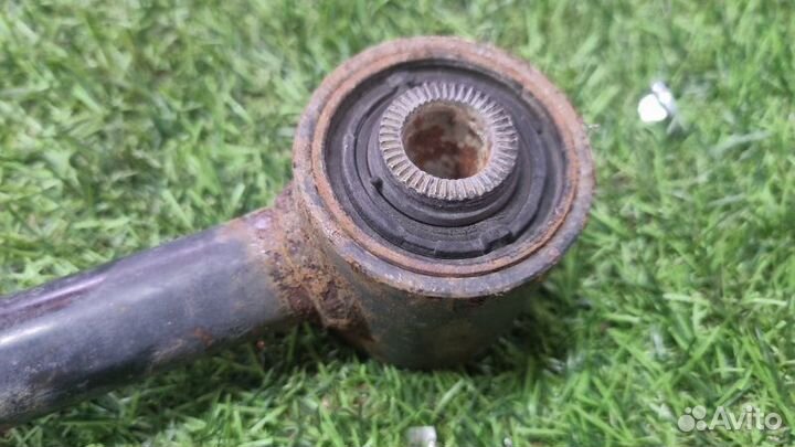 Тяга поперечная задняя левая Toyota Crown Majesta