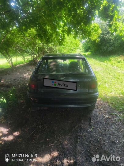 Opel Astra 1.6 МТ, 1997, битый, 350 000 км