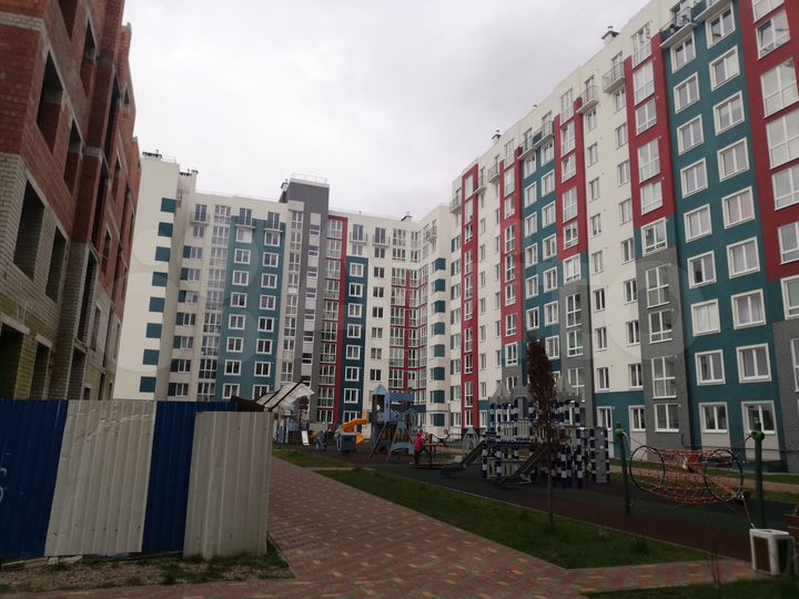 2-к. квартира, 57,1 м², 1/10 эт.