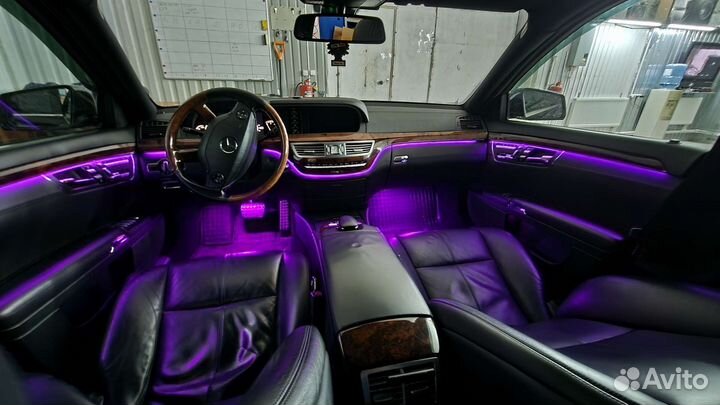 Mercedes-benz контурная подсветка салона ambient