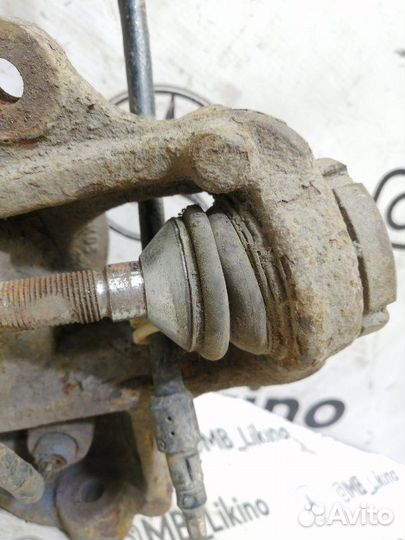 Кулак задний левый Mercdes Ml W164