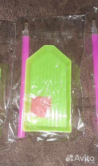 От алмазной мозаики. Стилус, клей, лоток. Новые