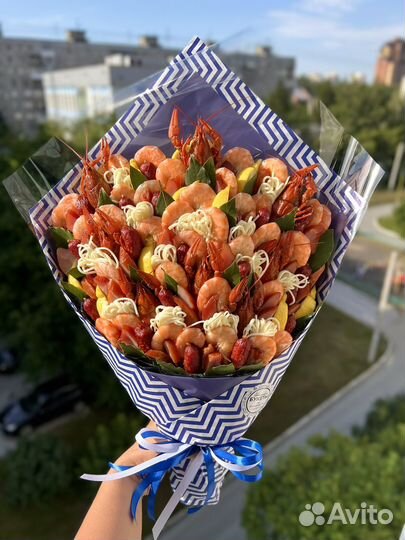 Мужские букеты съедобные из колбас,раков,креветок