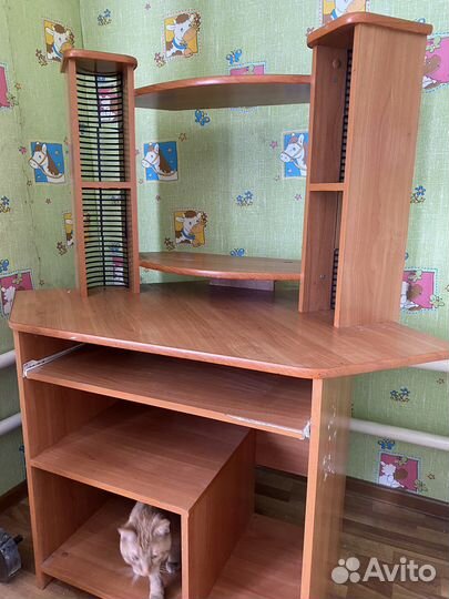 Компьютерный стол