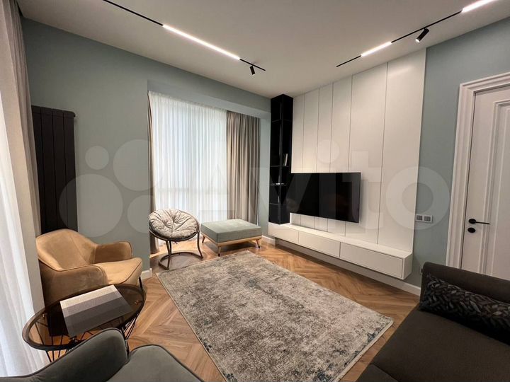 3-к. квартира, 90 м², 14/21 эт.