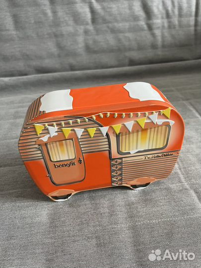 Жестяной бокс Benefit Bus