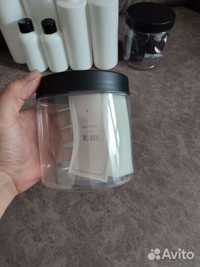 Набор флаконов для ванной комнаты