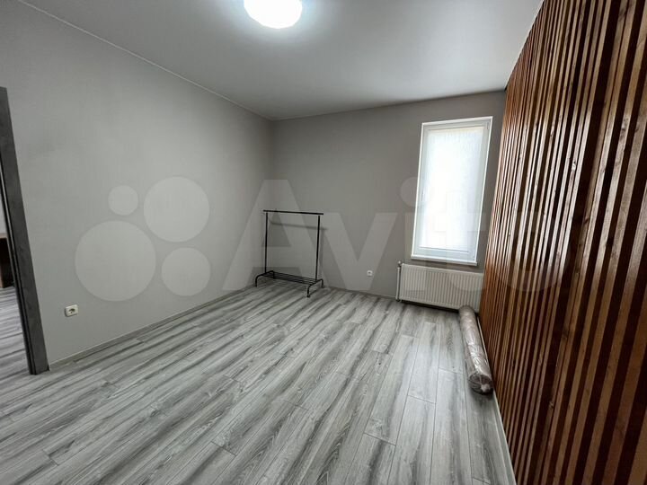 2-к. квартира, 77 м², 2/2 эт.