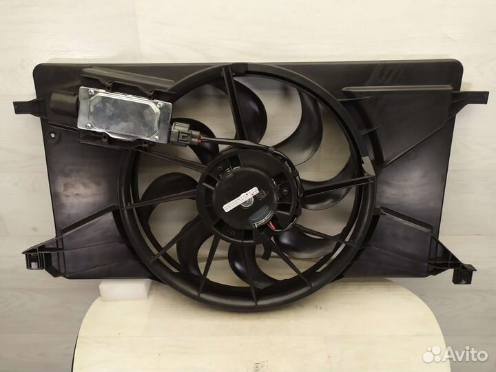 Вентилятор охлаждения Ford Focus 2 1,4-1,6