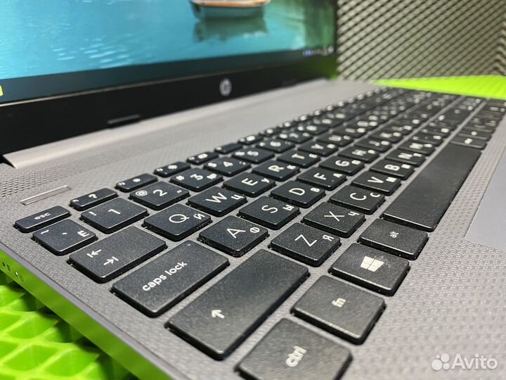 Ноутбук HP i7/8/128