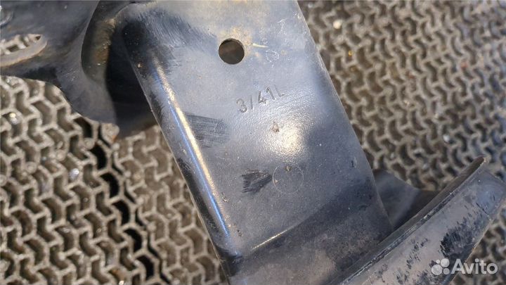 Усилитель бампера Volkswagen Caddy, 2011