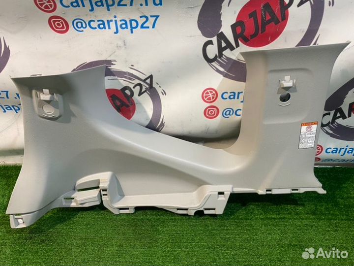 Обшивка багажника (4) задняя левая Toyota Sienta