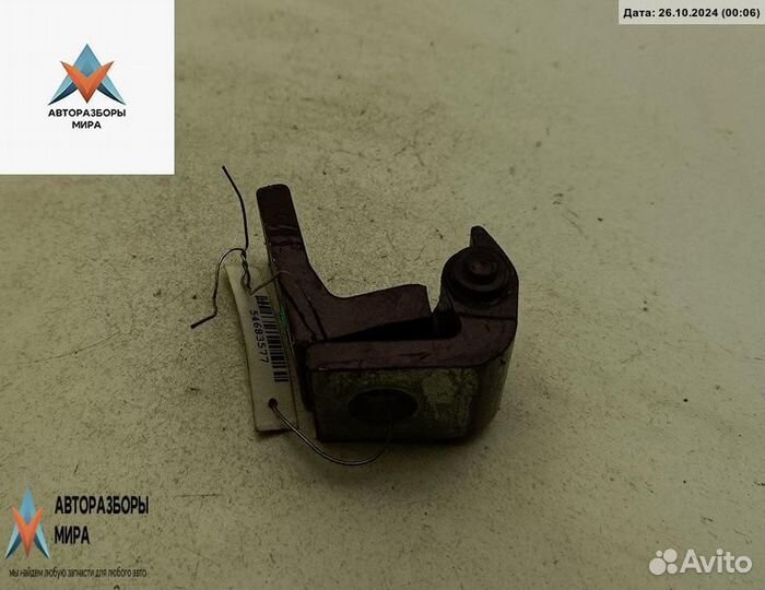 Петля двери Skoda Octavia 2 (A5) рест. 2009