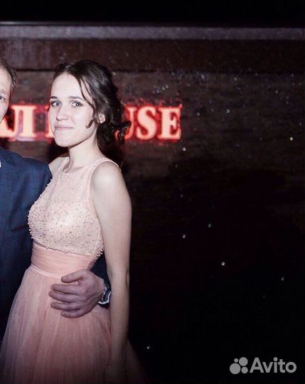 Вечернее платье