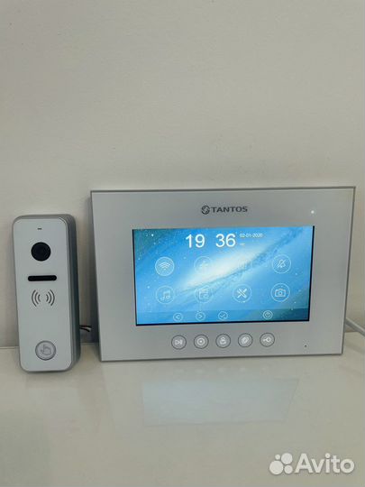 Комплект wi fi монитора+ вызывная панель Tantos