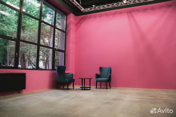 Почасовая аренда съёмочного павильона 195 м²