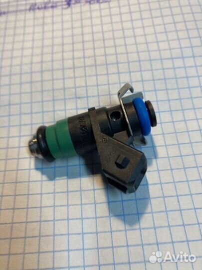 Форсунка топливная двигатель Renault Logan