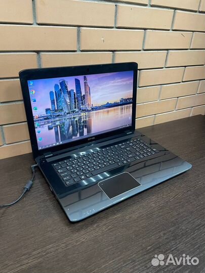 Большой ноутбук DNS/SSD/i5/2видеокарты-2Гб