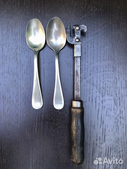 Консервный нож и ложки usa старинные