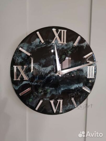 Часы настенные ручной работы. Из эпоксидной смолы