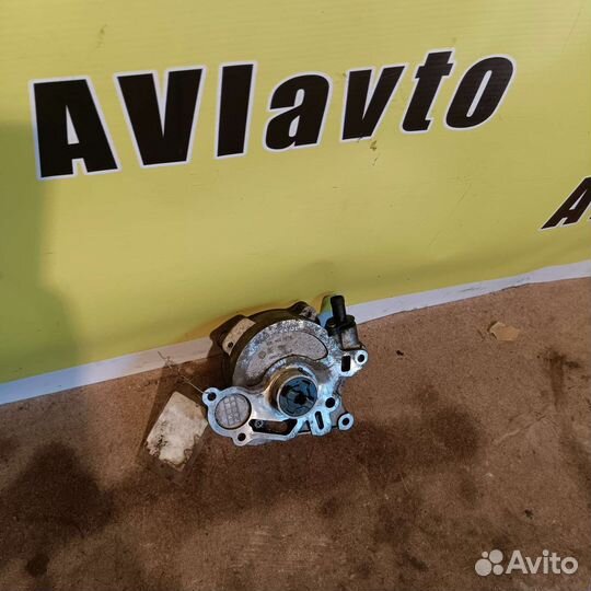Насос вакуумный Volkswagen Golf 6 2.0 D