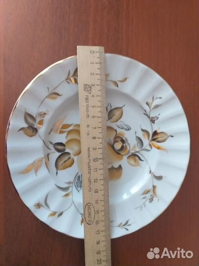 Тортница и тарелки лфз