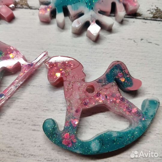 Ёлочные игрушки из эпоксидной столы